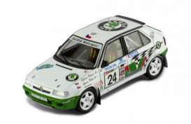 Skoda  - Felicia 1995 white/green - 1:43 - IXO Models - Rac413B - ixrac413B | Toms Modelautos