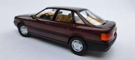 Audi  - 80 B3 1989 dark red metallic - 1:18 - Triple9 Collection - 1800344 - T9-1800344 | Toms Modelautos