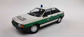 Audi  - 80 B3 *Polizei* 1989 white/green - 1:18 - Triple9 Collection - 1800345 - T9-1800345 | Toms Modelautos