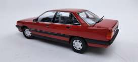 Audi  - 100 C3 1989 tornado bright red - 1:18 - Triple9 Collection - 1800351 - T9-1800351 | Toms Modelautos