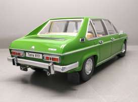 Tatra  - 613 1979 green - 1:18 - Triple9 Collection - 1800291 - T9-1800291 | Toms Modelautos