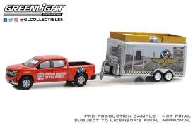 Chevrolet  - Silverado 2023 red/silver - 1:64 - GreenLight - 30456 - gl30456 | Toms Modelautos