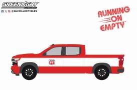 Chevrolet  - Silverado 2023 red/white - 1:64 - GreenLight - 41170F - gl41170F | Toms Modelautos
