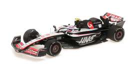 Haas Mercedes Benz - VF-23 2023 black/white/red - 1:18 - Minichamps - 117230127 - mc117230127 | Toms Modelautos