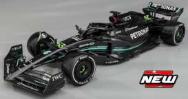 Mercedes Benz Petronas - W14 2023 turquoise/silver/black - 1:43 - Bburago - 38080R - bura38080R | Toms Modelautos