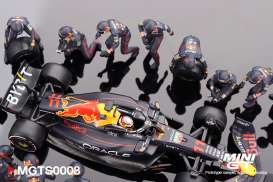 Red Bull Racing   - RB18 Pit Crew Set #11 2022 blue/yellow/red - 1:64 - Mini GT - S0008 - MGTS0008 | Toms Modelautos