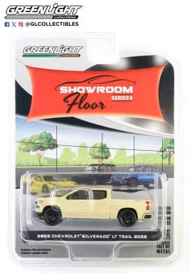 Chevrolet  - Silverado LT 2023 beige - 1:64 - GreenLight - 68050C - gl68050C | Toms Modelautos