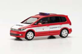 Volkswagen  - Touran red/white - 1:87 - Herpa - H092616 - herpa092616 | Toms Modelautos