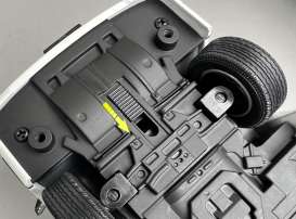 Toyota  - Hiace H2000 SuperGL white - 1:24 - SunStar - 51011 - sun51011 | Toms Modelautos