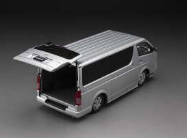 Toyota  - Hiace H2000 SuperGL silver - 1:24 - SunStar - 51012 - sun51012 | Toms Modelautos