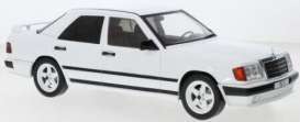 Mercedes Benz  - W124 Tuning 1986 white - 1:18 - MCG - 18343 - MCG18343 | Tom's Modelauto's