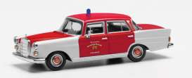 Mercedes Benz  - 200  silver/red - 1:87 - Herpa - H097215 - herpa097215 | Toms Modelautos