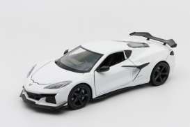 Chevrolet  - Corvette Z06 2023 white - 1:24 - Welly - 24120 - welly24120w | Toms Modelautos