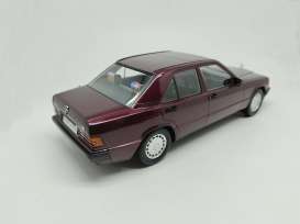 Mercedes Benz  - 190E 1.8 Avantgarde W201 1993 red - 1:18 - Triple9 Collection - 1800310 - T9-1800310 | Toms Modelautos