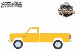 Dodge  - Ram D350 Dually 1982 yellow - 1:64 - GreenLight - 46150B - gl46150B | Toms Modelautos