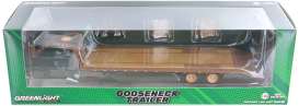 Trailer  - Gooseneck red/white - 1:64 - GreenLight - 30522 - gl30522 | Toms Modelautos