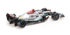 Mercedes Benz  - W13 2022 silver/red/black - 1:18 - Minichamps - 110220744 - mc110220744 | Toms Modelautos