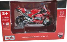   - RC16 2023 red/white - 1:18 - Maisto - 36392F - mai36392F | Toms Modelautos