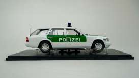 Mercedes Benz  - E Class T-model 1995 white/green - 1:18 - Triple9 Collection - 1800366 - T9-1800366 | Toms Modelautos
