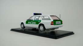 Mercedes Benz  - E Class T-model 1995 white/green - 1:18 - Triple9 Collection - 1800366 - T9-1800366 | Toms Modelautos