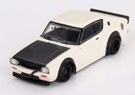 Nissan  - Skyline 1973 white - 1:64 - Mini GT - 00702-R - MGT00702Rhd | Toms Modelautos