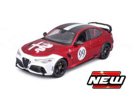 Alfa Romeo  - Giulia 2020 red/white/black - 1:18 - Bburago - 11049 - bura11049 | Toms Modelautos