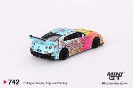Nissan  - GTR 2023 various - 1:64 - Mini GT - 00742-L - MGT00742lhd | Toms Modelautos