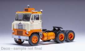 White  - 7400 1960 beige/orange - 1:43 - IXO Models - tr188 - ixtr188 | Toms Modelautos