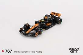 McLaren  - MCL60 2023 orange/black - 1:64 - Mini GT - 00767-L - MGT00767lhd | Toms Modelautos