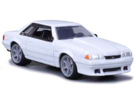 Ford  - Mustang LX 1988 white - 1:64 - Bburago - 59115w - bura59115w | Tom's Modelauto's