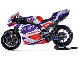 Ducati  - 2022 white/purple/red - 1:18 - Maisto - 36390M - mai36390M | Toms Modelautos