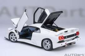 Lamborghini  - Diablo SE Jota white - 1:18 - AutoArt - 79145 - autoart79145 | Toms Modelautos