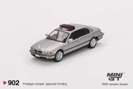 BMW  - 750 IL 1997 silver - 1:64 - Mini GT - 00902-007G - MGT00902-007G | Toms Modelautos