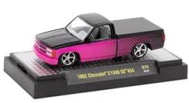 Chevrolet  - C1500 SS 454 1992 black/pink - 1:64 - M2 Machines - 32600R78-1992 - M2-32600R78-1992 | Toms Modelautos