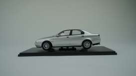 Alfa Romeo  - 166 1999 silver metallic - 1:18 - Triple9 Collection - 1800503 - T9-1800503 | Toms Modelautos