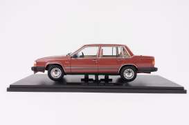 Volvo  - 760 1985 dark red - 1:18 - Triple9 Collection - 1800533 - T9-1800533 | Toms Modelautos