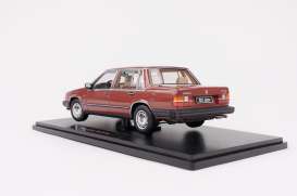 Volvo  - 760 1985 dark red - 1:18 - Triple9 Collection - 1800533 - T9-1800533 | Toms Modelautos