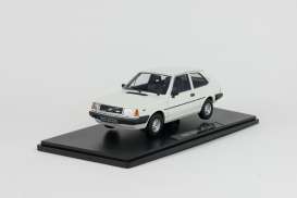 Volvo  - 343 1982 white - 1:18 - Triple9 Collection - 1800542 - T9-1800542 | Toms Modelautos