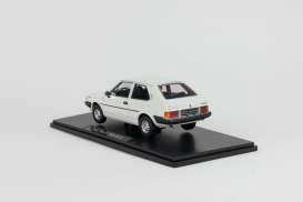 Volvo  - 343 1982 white - 1:18 - Triple9 Collection - 1800542 - T9-1800542 | Toms Modelautos