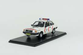 Volvo  - 343 1982 white - 1:18 - Triple9 Collection - 1800545 - T9-1800545 | Tom's Modelauto's