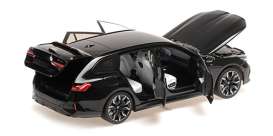 BMW  - i5 M60 Touring 2024 black metallic - 1:18 - Minichamps - 110023602 - mc110023602 | Toms Modelautos