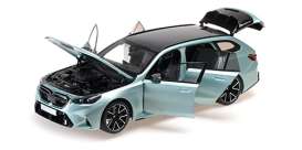 BMW  - M5 Touring 2024 green metallic - 1:18 - Minichamps - 110023902 - mc110023902 | Toms Modelautos