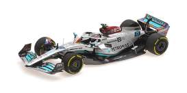 Mercedes Benz  - W13 2022 silver/blue - 1:43 - Minichamps - 417220563 - mc417220563 | Toms Modelautos