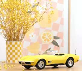 Chevrolet  - Corvette Corvertible 1969 yellow - 1:18 - Norev - 189039 - nor189039 | Toms Modelautos