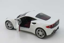 Artega  - 2005 snow white - 1:18 - Revell - Germany - 0002 - revell0002 | Toms Modelautos