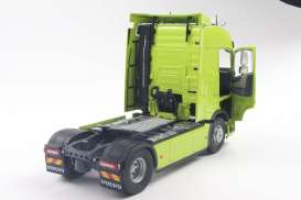 Volvo  - FH Globetrotter XL  2023 green - 1:24 - Solido - 2400107 - soli2400107 | Toms Modelautos