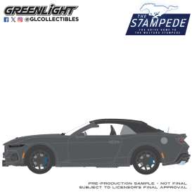 Ford Mustang - GT 5.0 Convertible  2024 dark grey - 1:64 - GreenLight - 125402F - gl125402F | Toms Modelautos