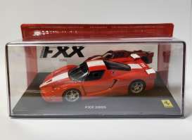 Ferrari  - FXX 2005 red/white - 1:43 - Magazine Models - LB8ALA0020 - magfer2005 | Toms Modelautos