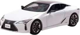 Lexus  - LC500h 2017 white - 1:43 - Carnel - CN431704 - CN431704 | Toms Modelautos