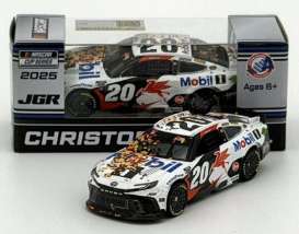 Toyota  - Camry 2025 green/red/white - 1:64 - Action Racing Collectibles - W202565MB1CDAS - arcW202565MB1CDAS | Toms Modelautos